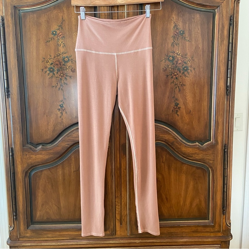 Purusha People Dusty Rose Lightweight Yoga Pants size Medium-Mushrooms and Moon